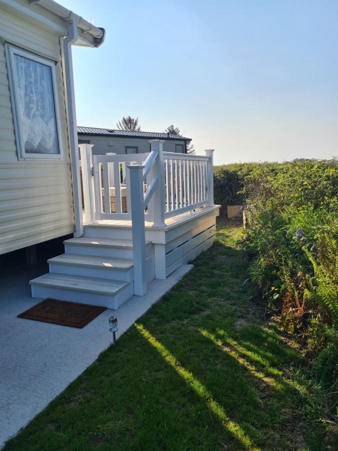 Beautiful 2 Bedroom Caravan, Holiday Park Tenby Saint Florence Kültér fotó