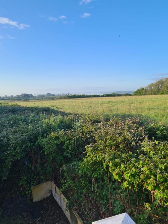 Beautiful 2 Bedroom Caravan, Holiday Park Tenby Saint Florence Kültér fotó
