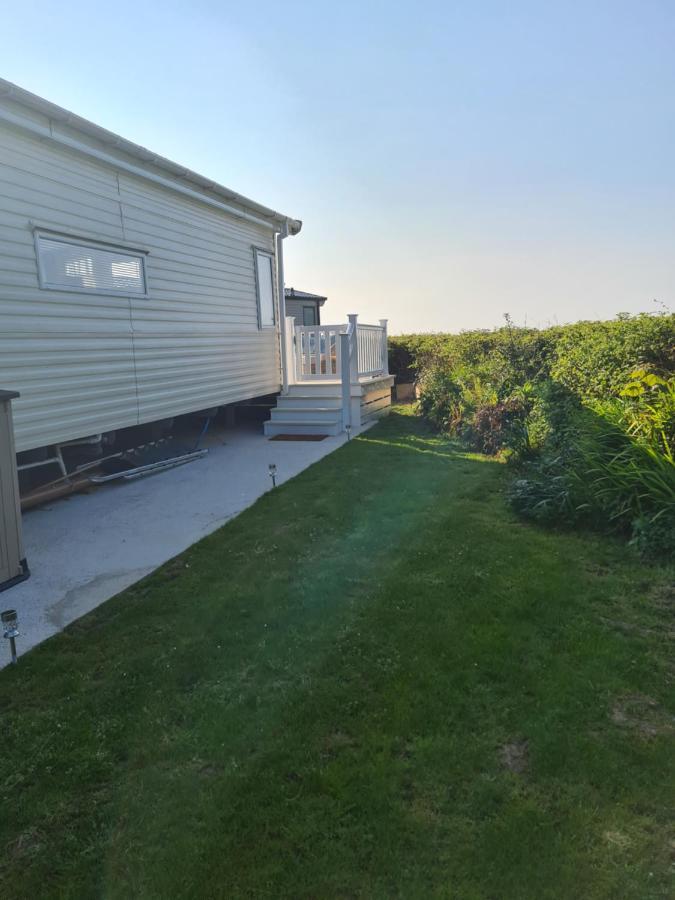 Beautiful 2 Bedroom Caravan, Holiday Park Tenby Saint Florence Kültér fotó