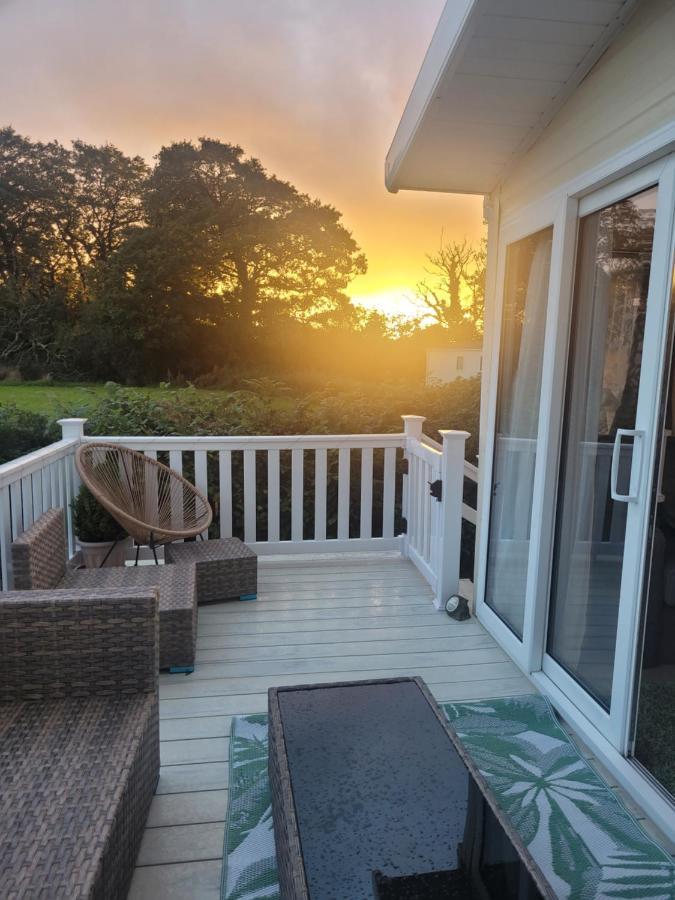 Beautiful 2 Bedroom Caravan, Holiday Park Tenby Saint Florence Kültér fotó